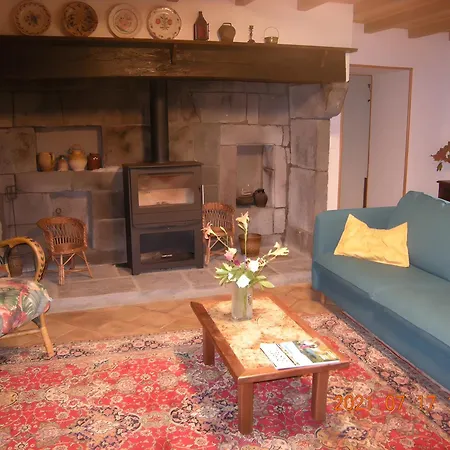 Maison De A Landhaus La Goutelle